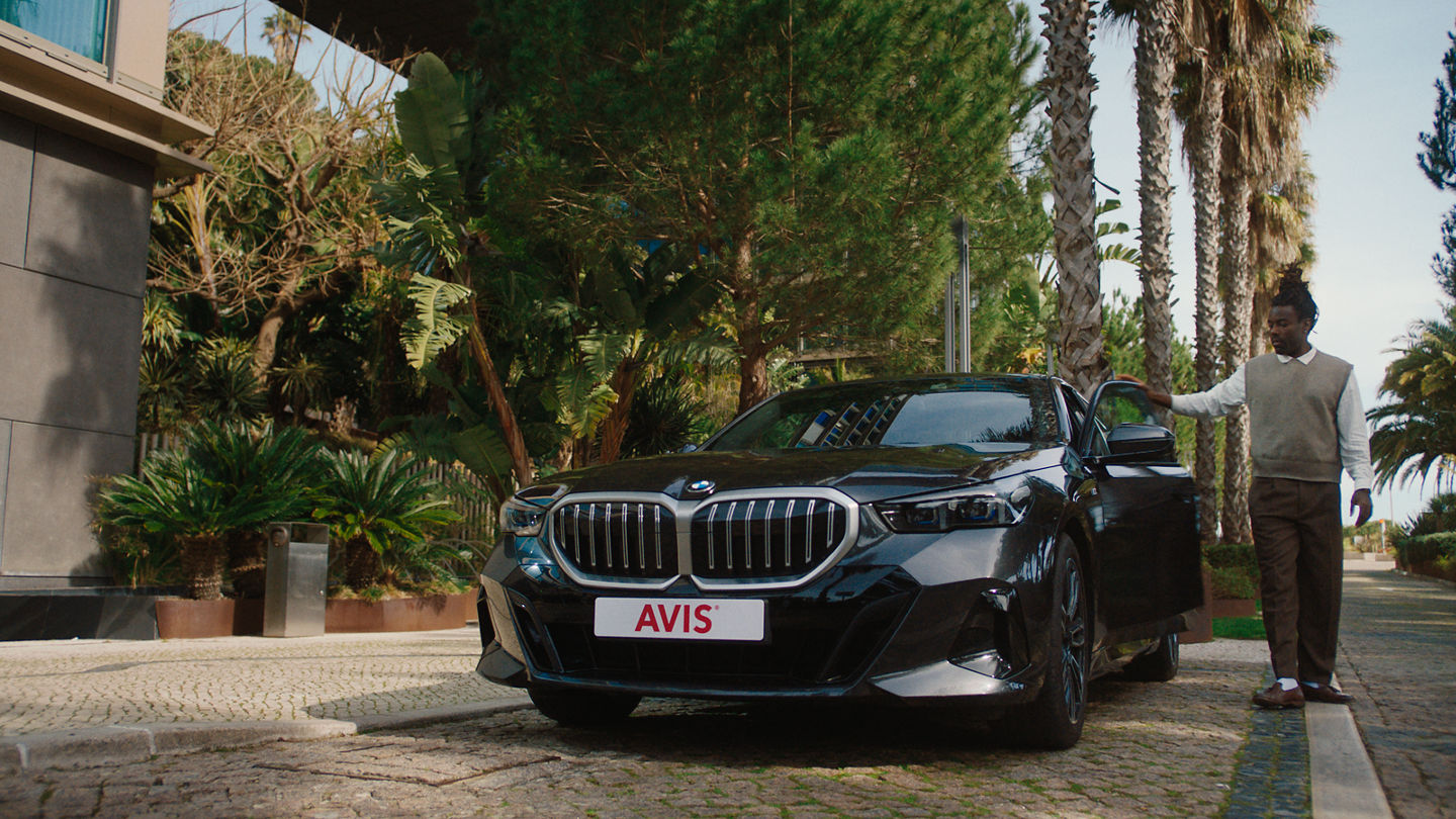 Avis-BMW-front-three-quarter-brand-campaign.jpg