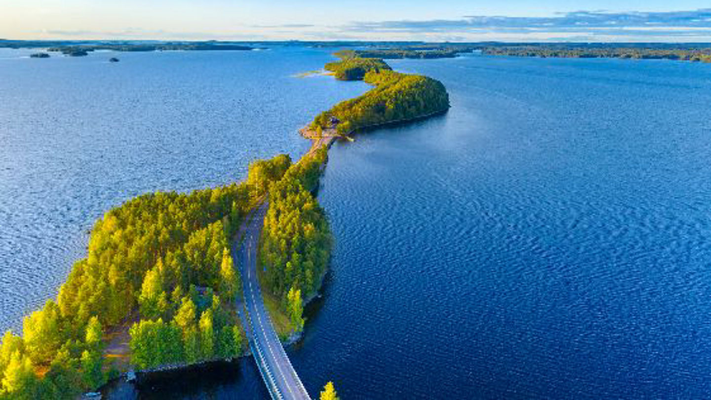 Finland-lake-road.jpg