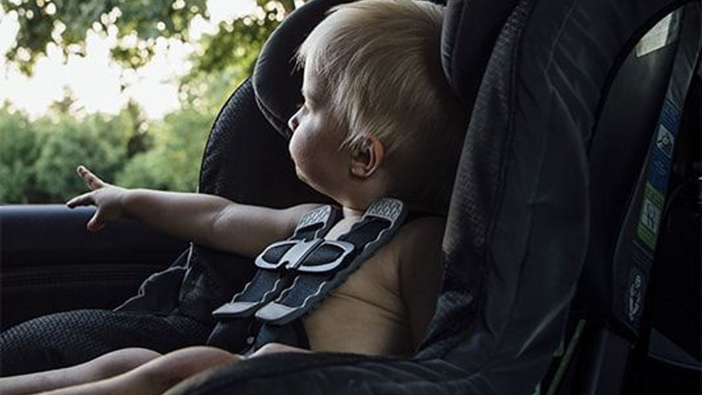 UAE-Car-Hire-Extras-Child-Seat-533x618.jpg