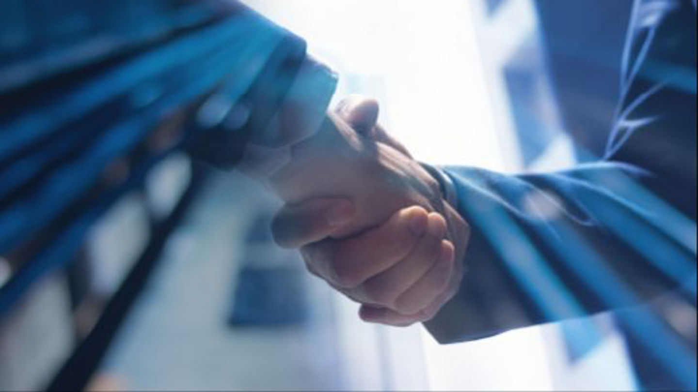Zoom_In_Handshake_Support.jpg