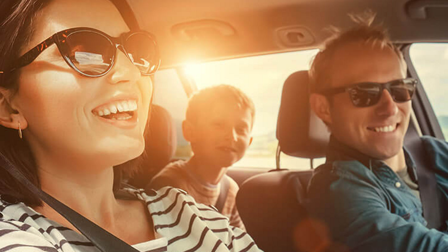 avi-ca-lifestyle-mom-dad-and-son-in-car-750x750.jpg