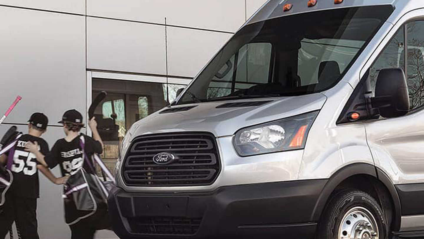 avis-location-silver-ford-transit-passenger-van-rental-v3-750x750.jpg