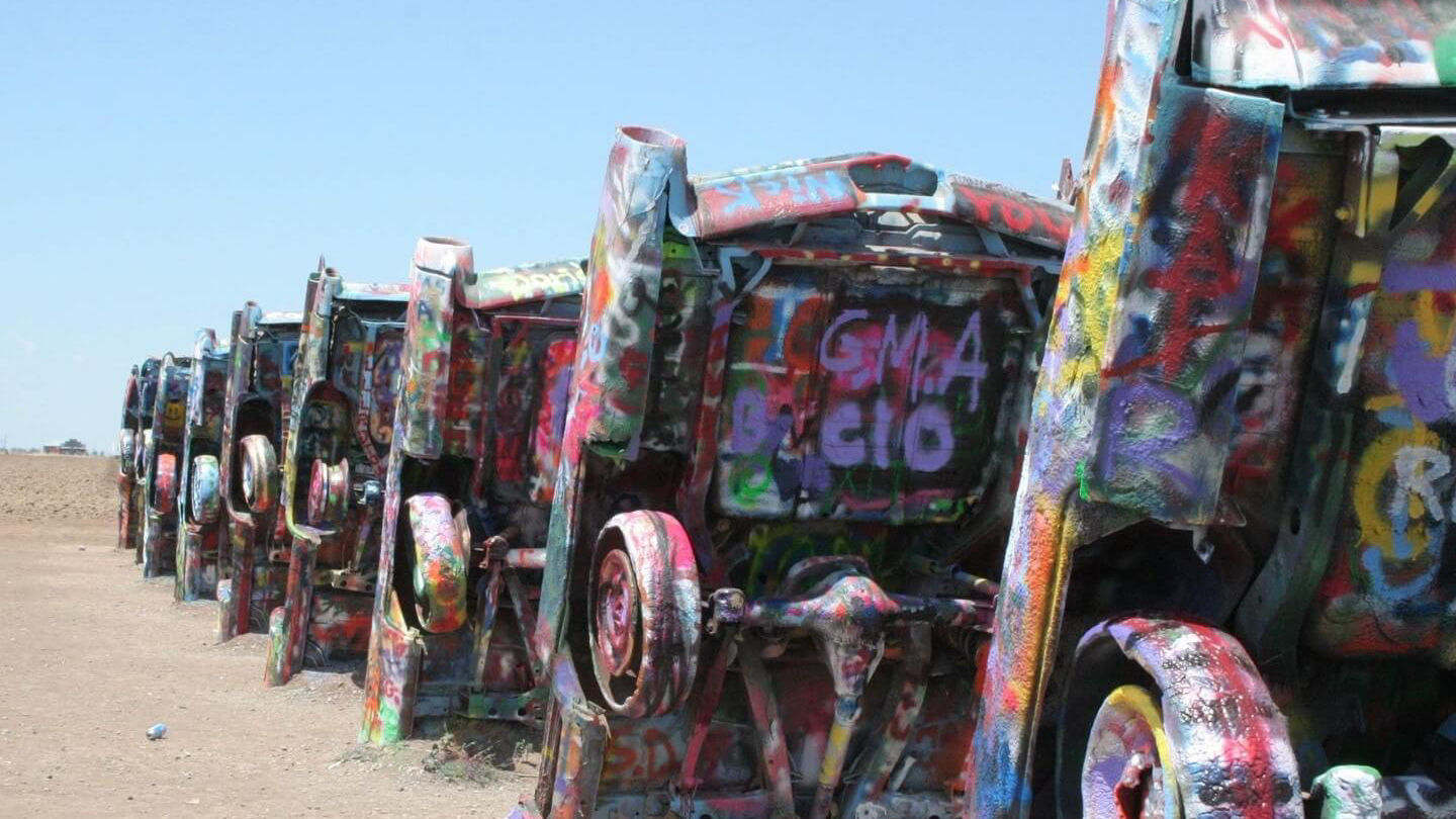 avis-route-66-cadillac-ranch-row-of-cars-1443x920.jpg