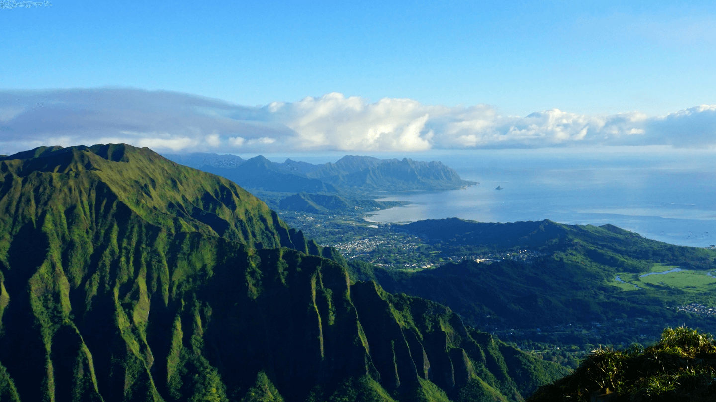location-oahu-hawaii-stairway-to-heaven-2440x1000.png