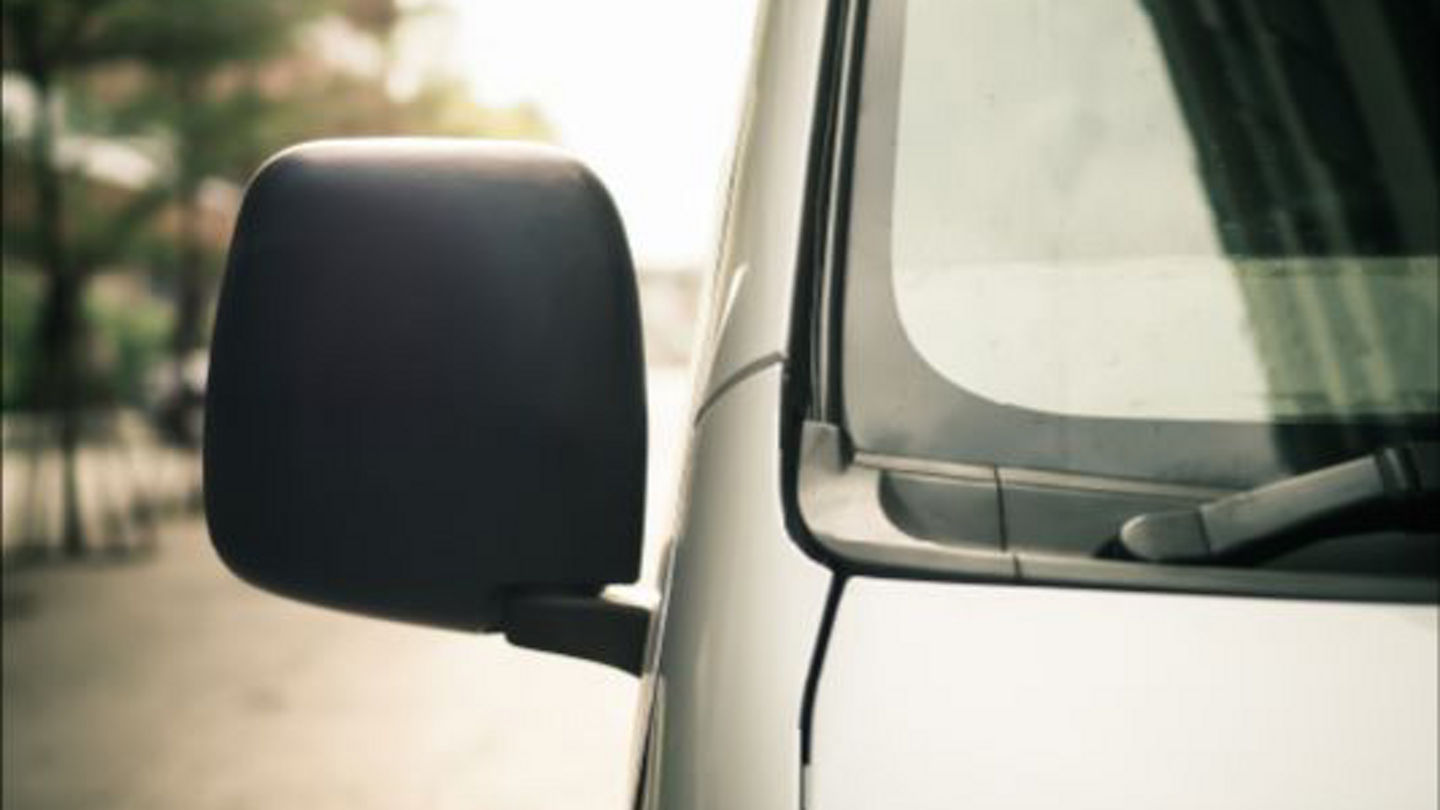 toyota_hiace_windscreen.jpg